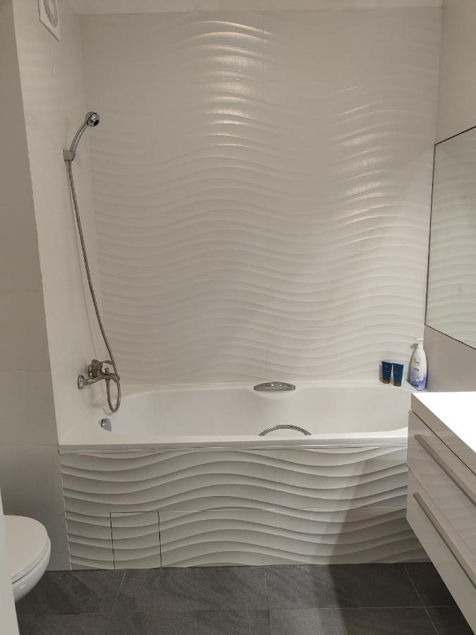 Appartement Dom Dabrowka Poznan à Paledzie Extérieur photo