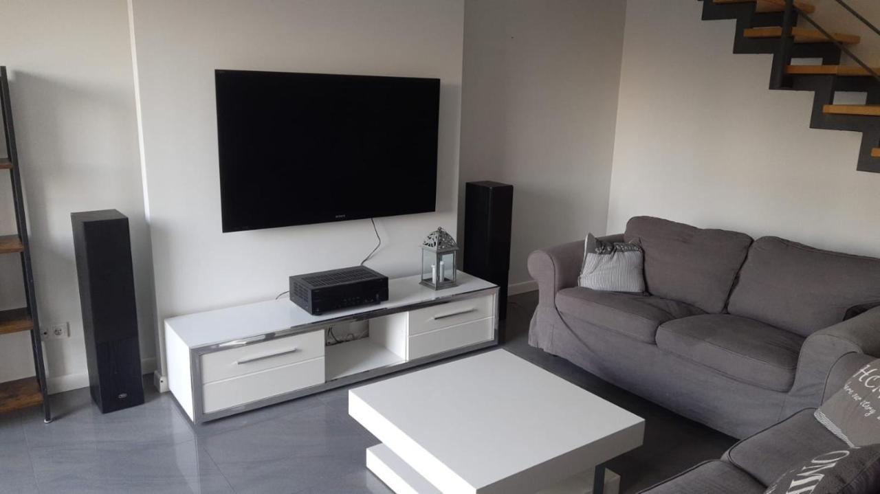 Appartement Dom Dabrowka Poznan à Paledzie Extérieur photo
